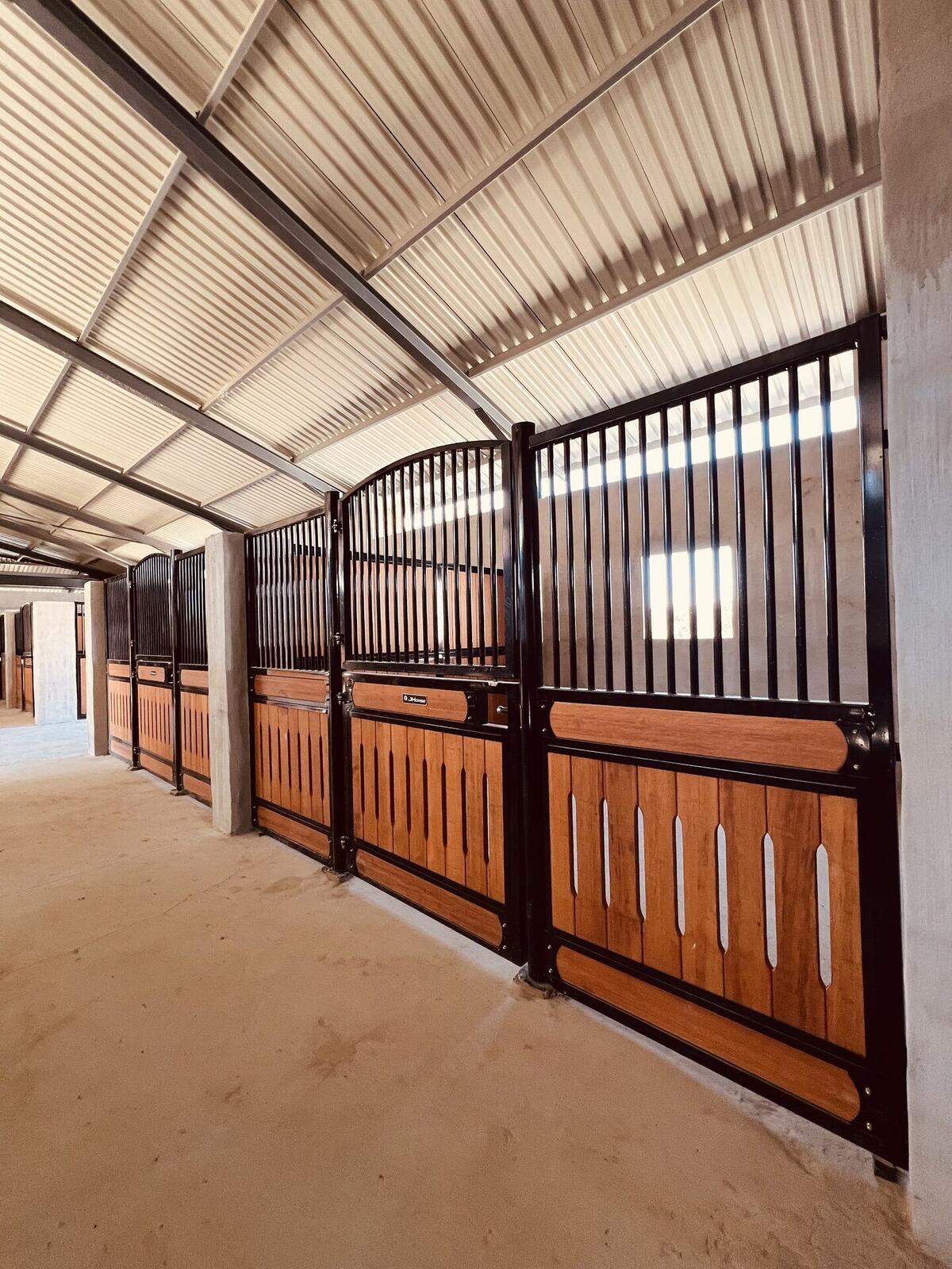 Side Aisle